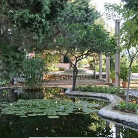 Hort 3 Cames Villa